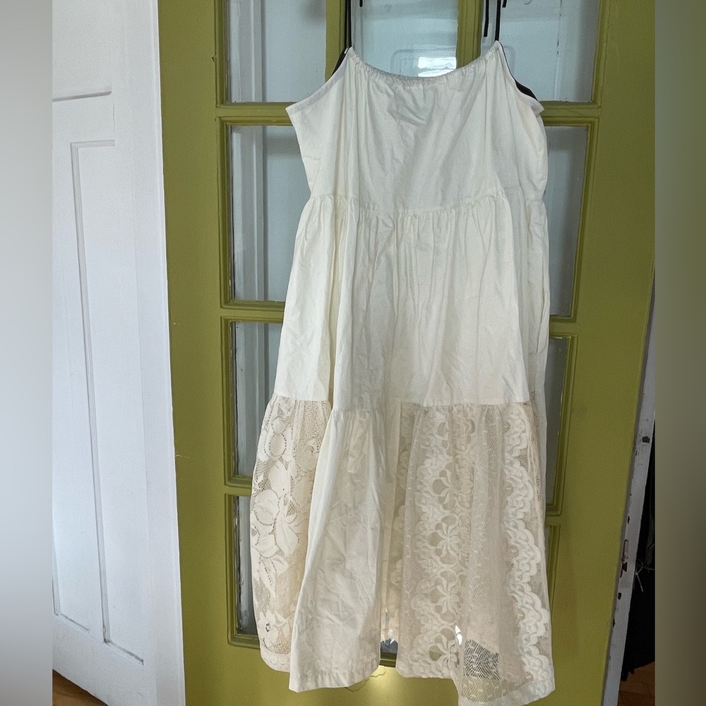 White Sleeveless Cotton and Lace Midi Sundress